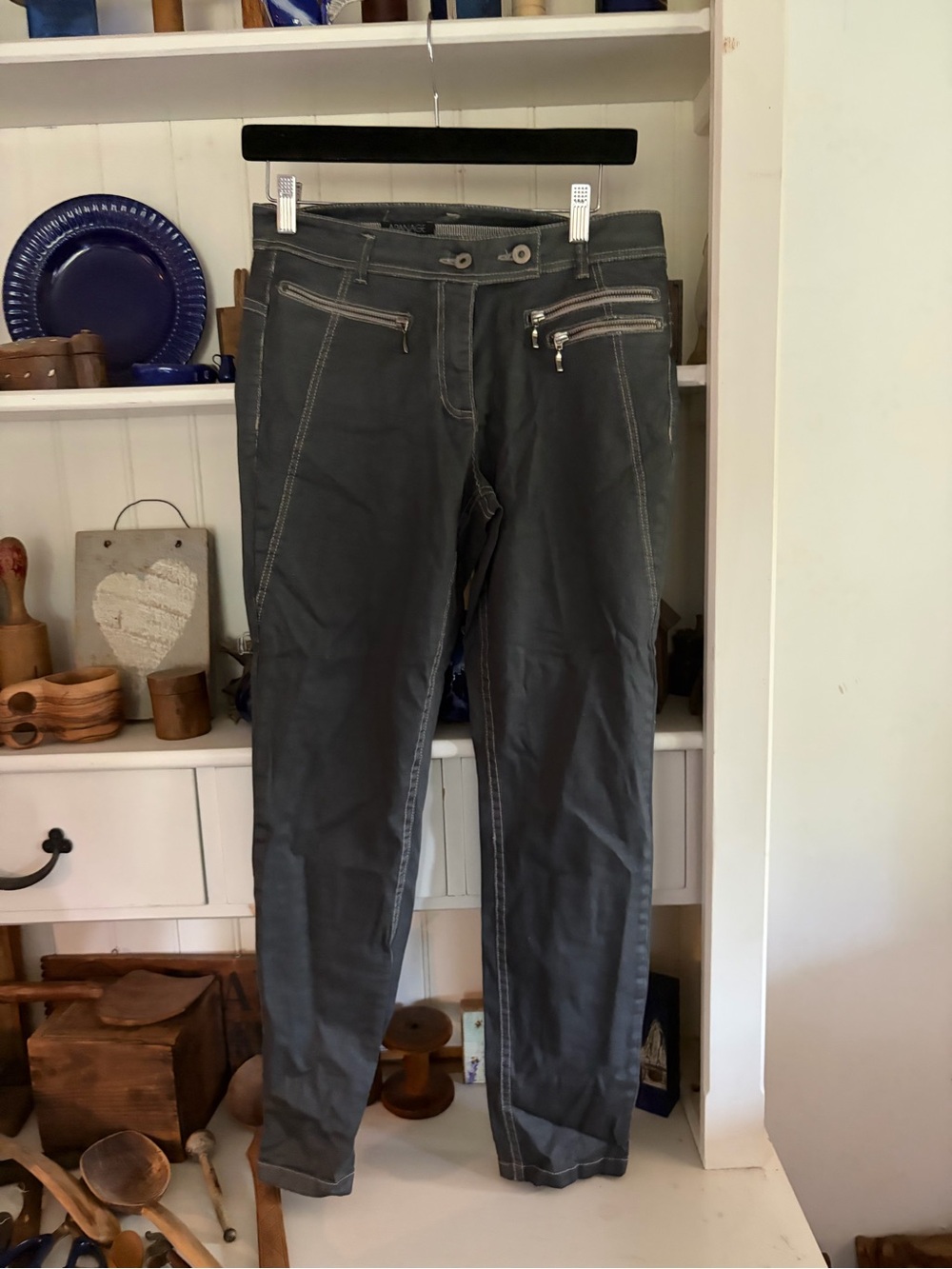 Apanage Women's Gray Zip-Pocket Jeans